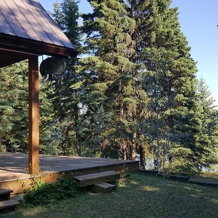 Wettstone Guest Ranch Bed & Breakfast Bridge Lake Room photo
