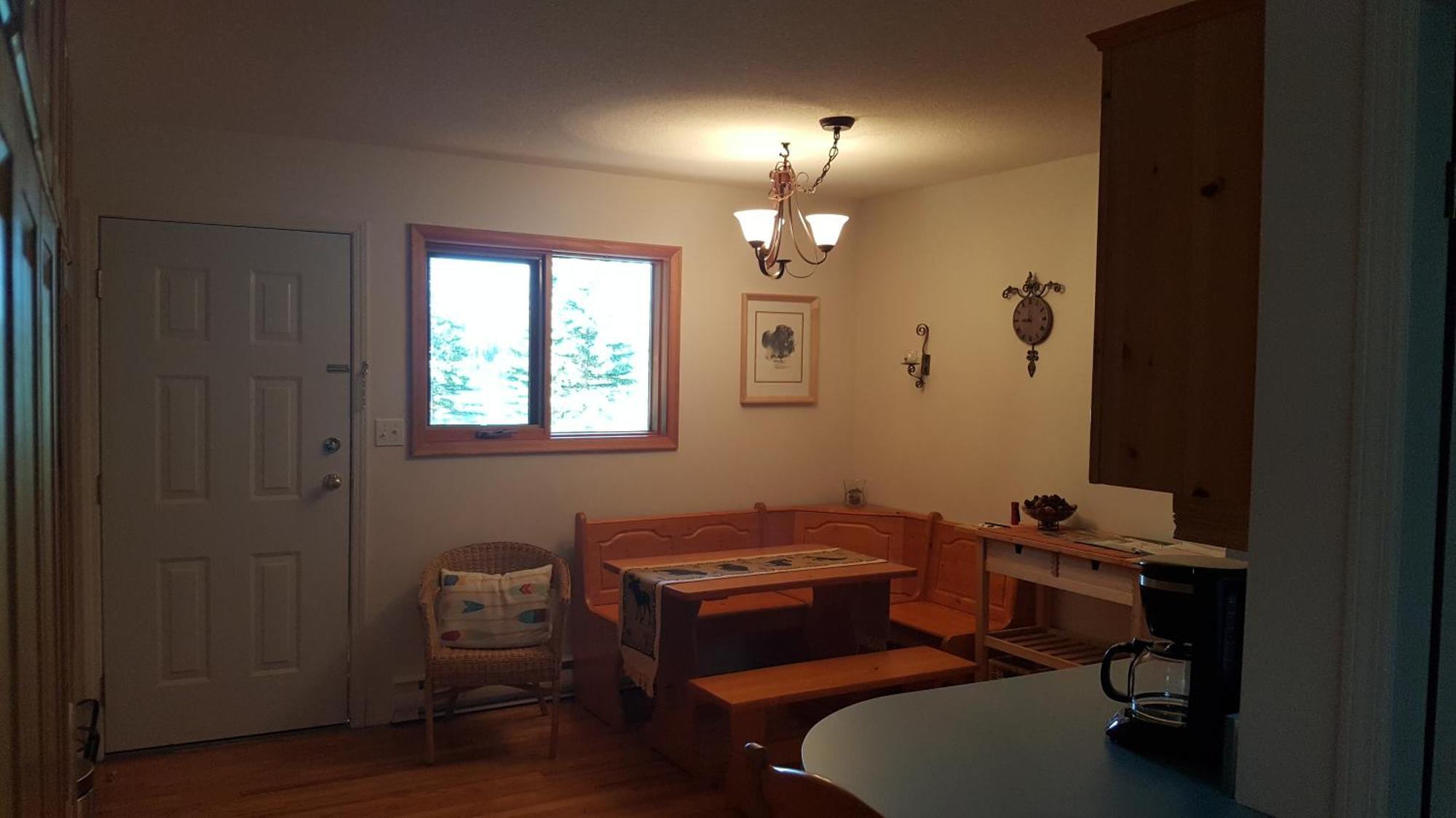 Wettstone Guest Ranch Bed & Breakfast Bridge Lake Room photo